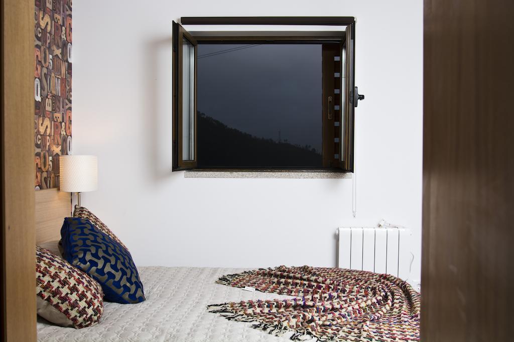Brown House Villa Geres Kamer foto
