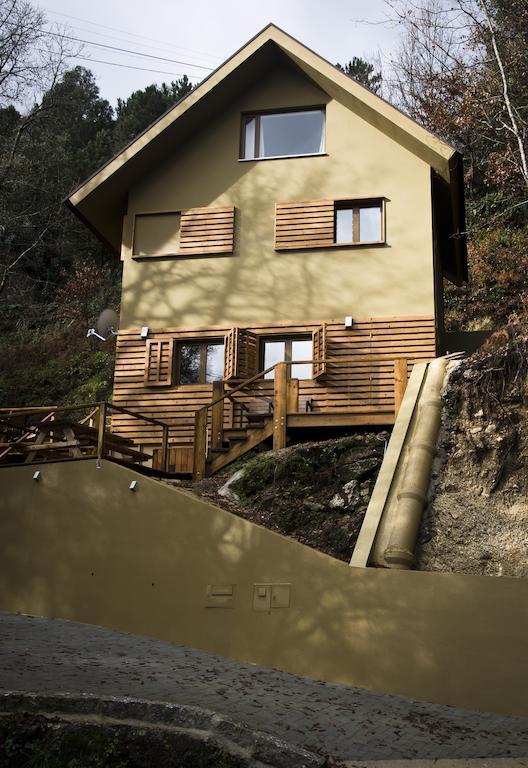 Brown House Villa Geres Buitenkant foto