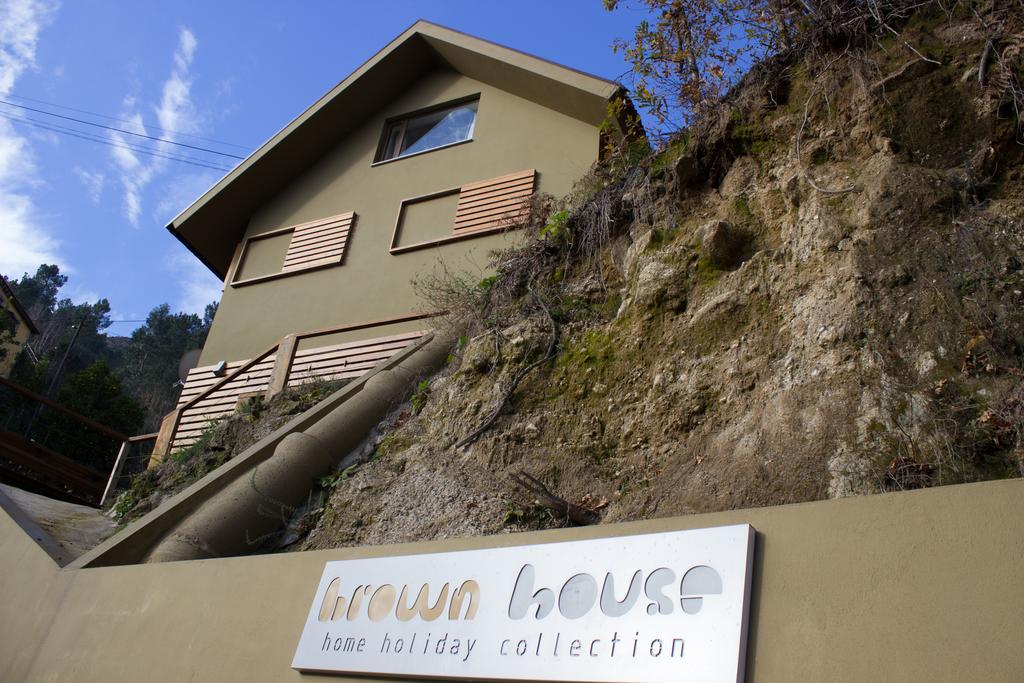 Brown House Villa Geres Buitenkant foto