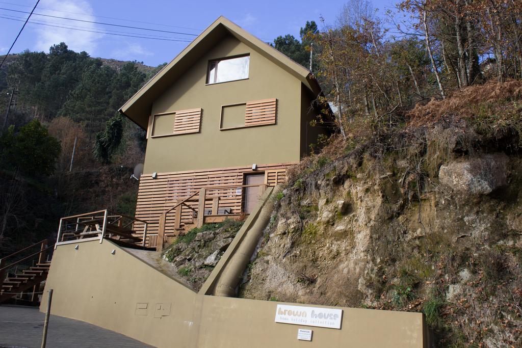 Brown House Villa Geres Buitenkant foto